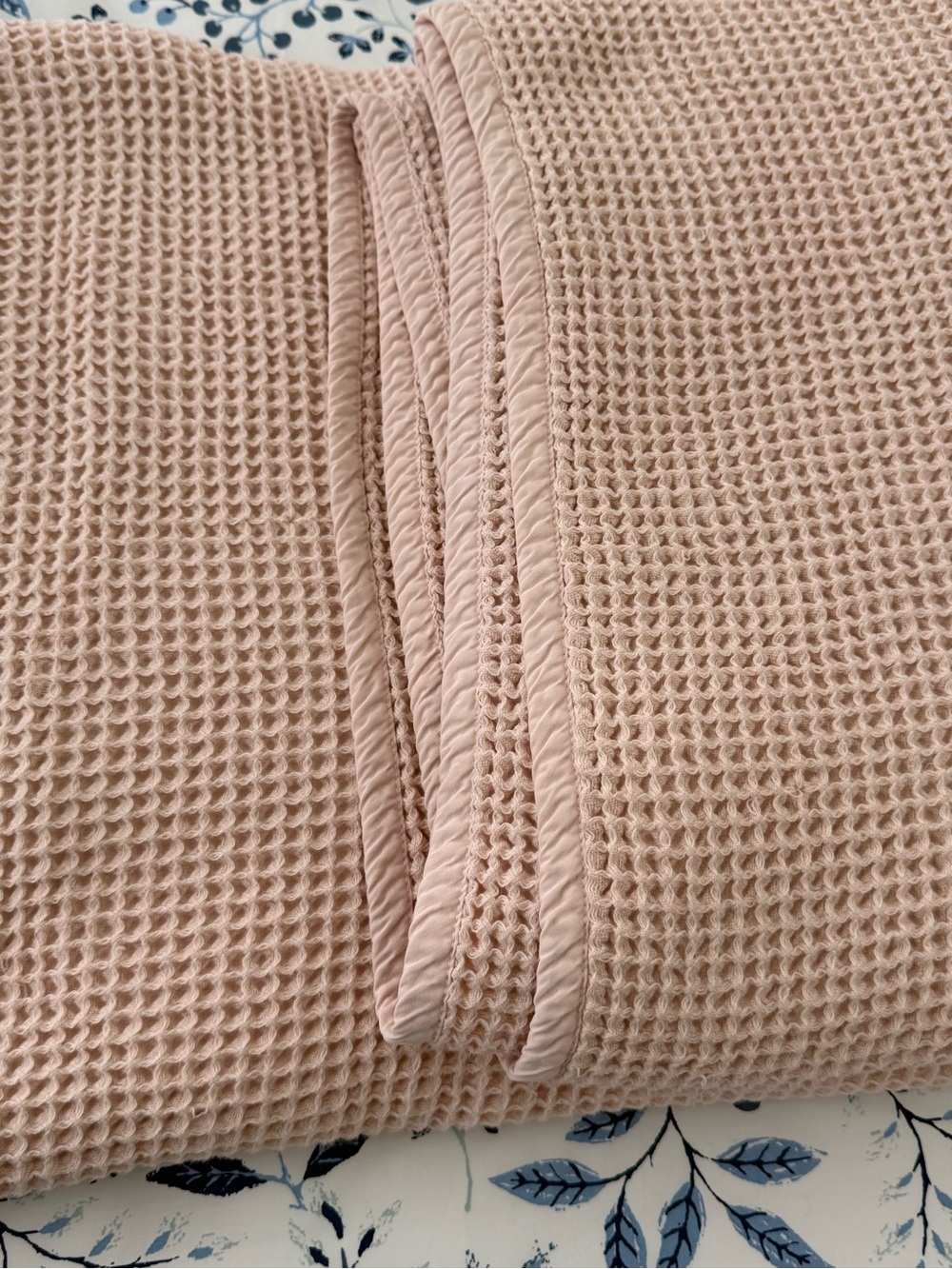 Boll and Branch Waffle Bed Blanket California King Size in Dusty Rose EUC - Picture 5 of 7